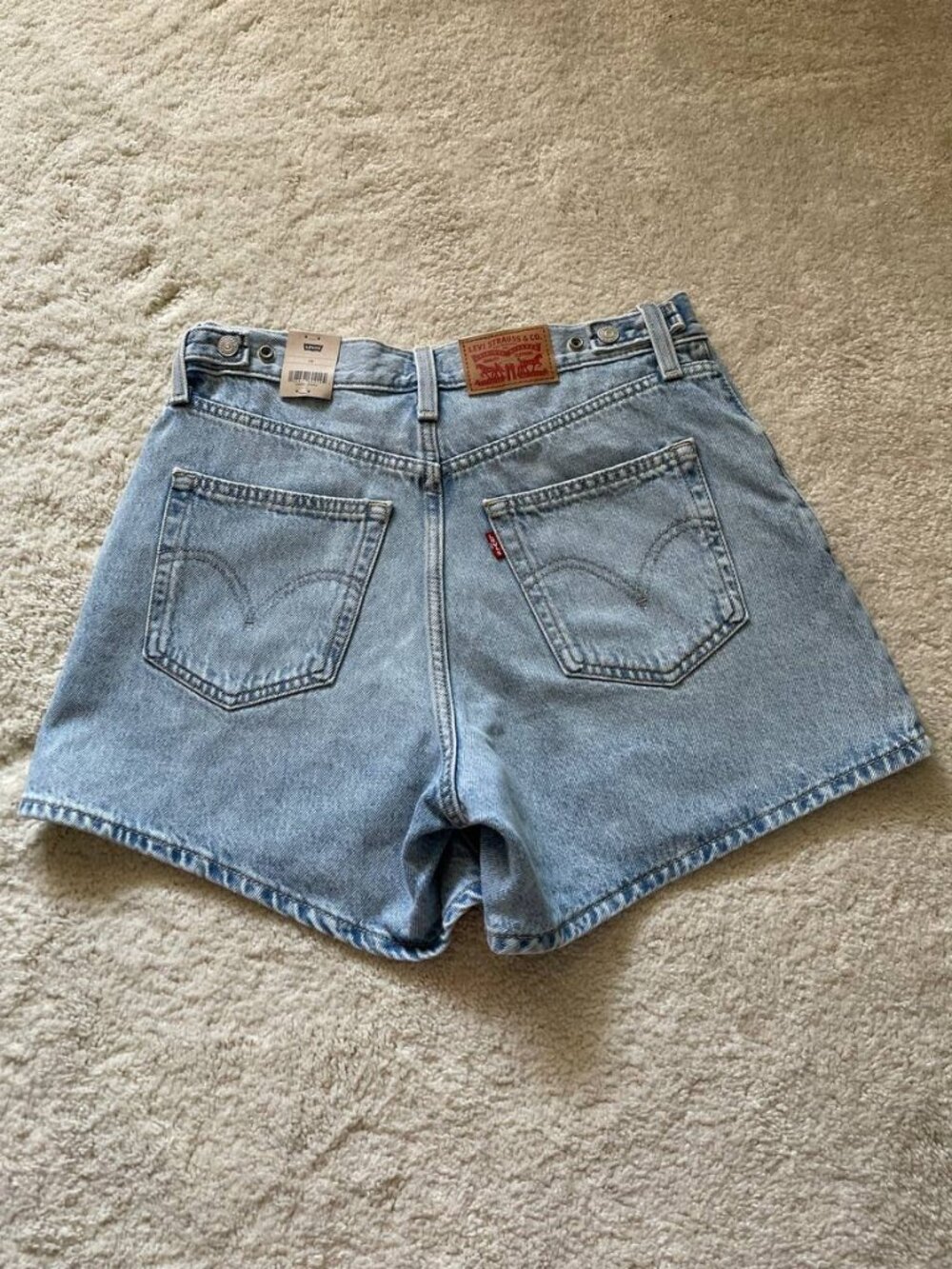NWT Levi's Cinch High Rise Denim Shorts Size 28 - Picture 5 of 11